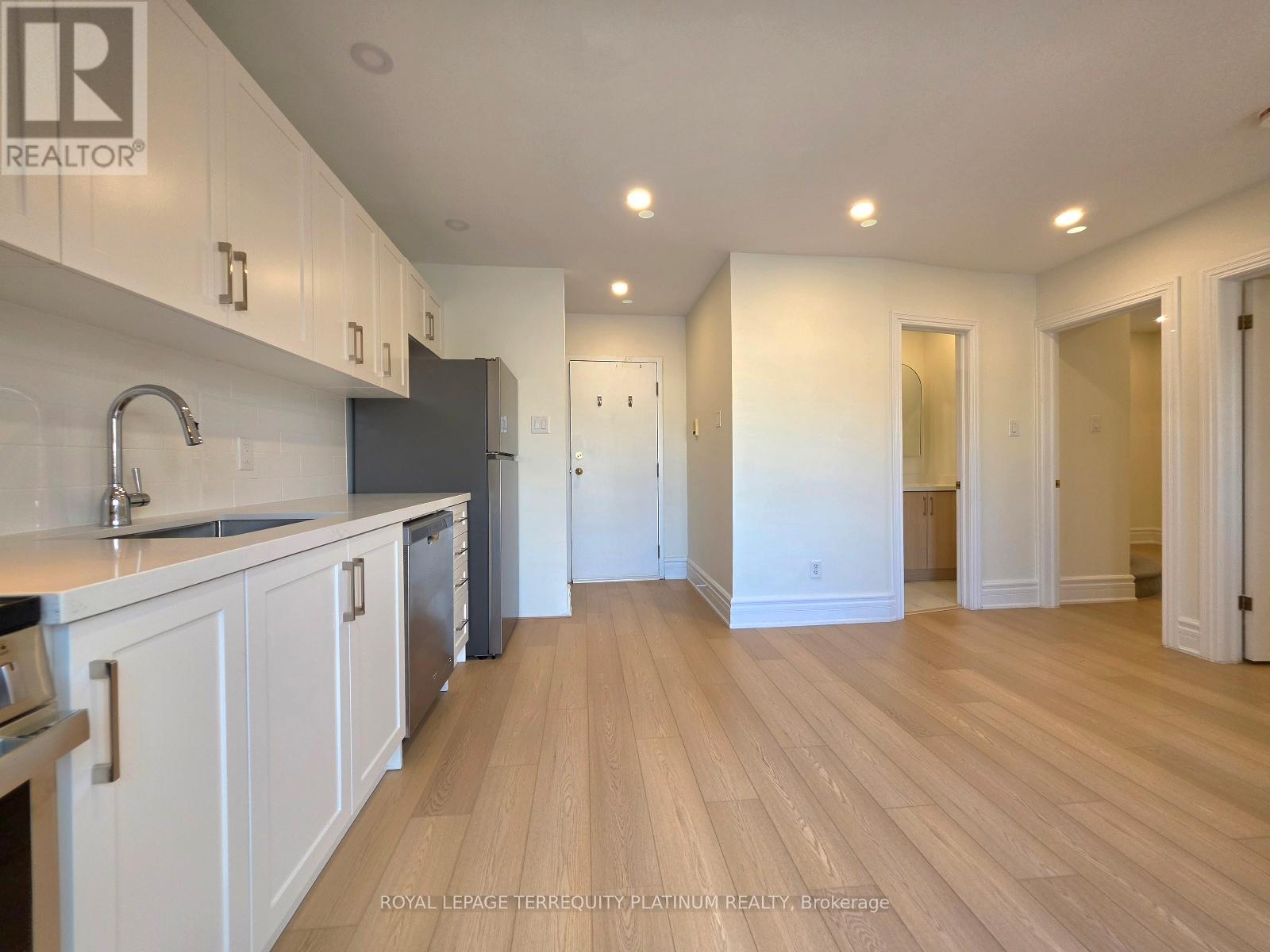 5/ 2nd Floor - 11 Beaconsfield Avenue, Toronto, Ontario  M6J 3J1 - Photo 9 - C13528396