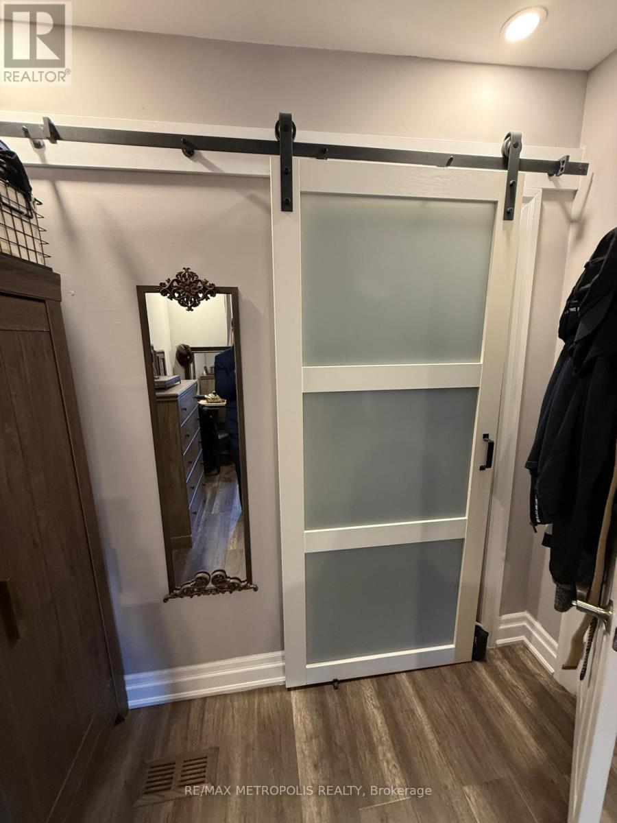 Main & Upper - 383 Coxwell Avenue, Toronto, Ontario  M4L 3B8 - Photo 14 - E13528258