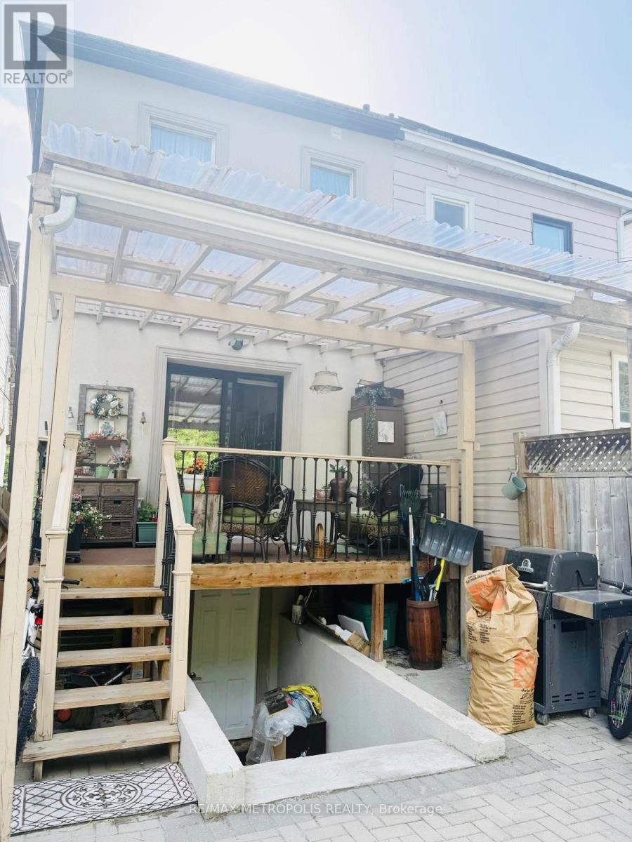 Main & Upper - 383 Coxwell Avenue, Toronto, Ontario  M4L 3B8 - Photo 25 - E13528258