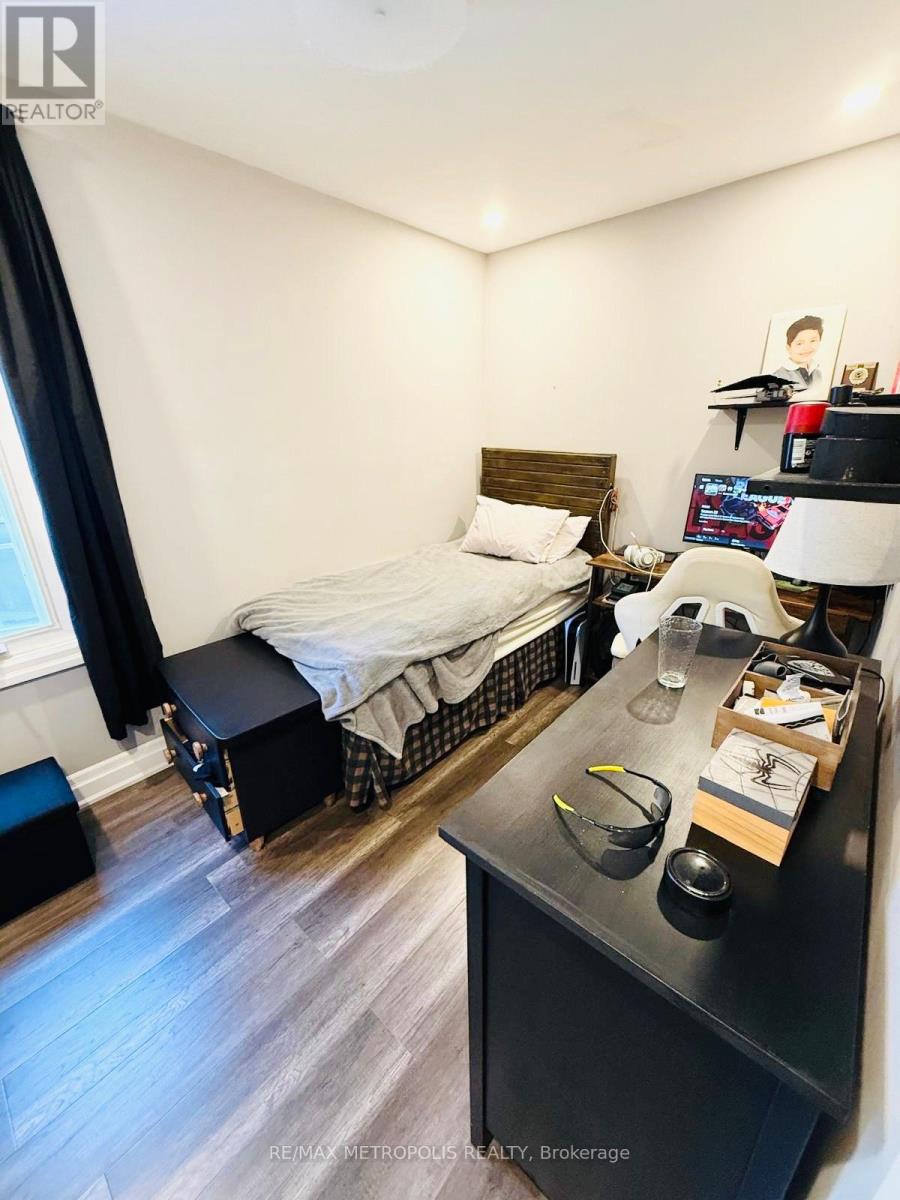 Main & Upper - 383 Coxwell Avenue, Toronto, Ontario  M4L 3B8 - Photo 26 - E13528258