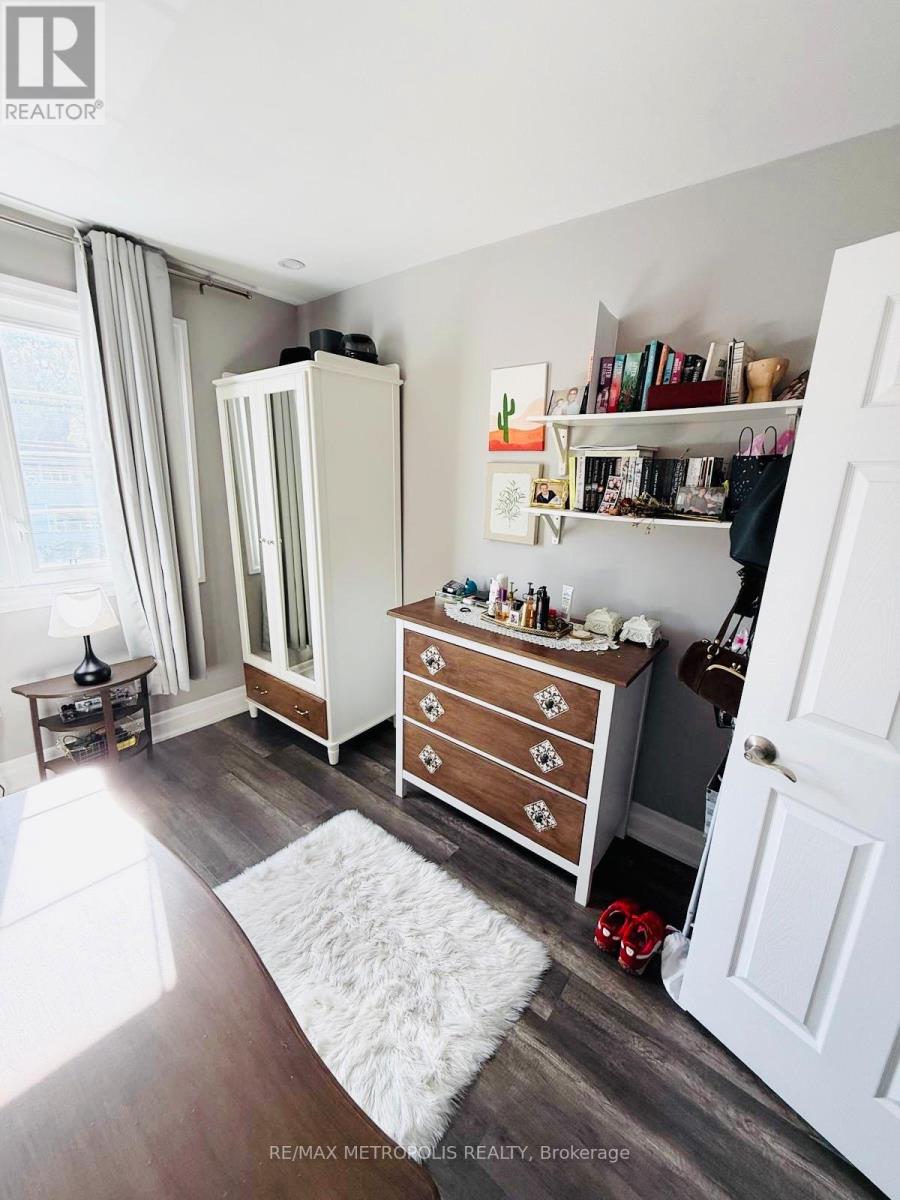 Main & Upper - 383 Coxwell Avenue, Toronto, Ontario  M4L 3B8 - Photo 32 - E13528258
