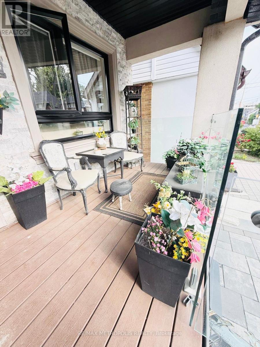 Main & Upper - 383 Coxwell Avenue, Toronto, Ontario  M4L 3B8 - Photo 35 - E13528258