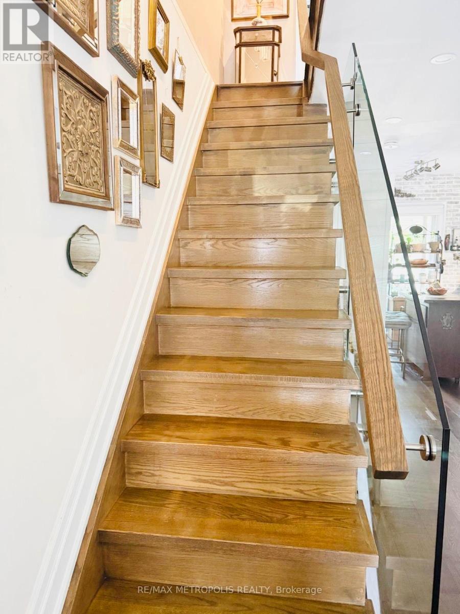 Main & Upper - 383 Coxwell Avenue, Toronto, Ontario  M4L 3B8 - Photo 5 - E13528258