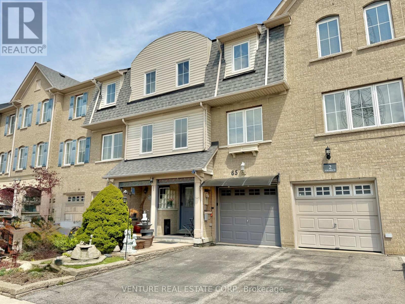 65 MIKE MYERS DRIVE, Toronto (Dorset Park)