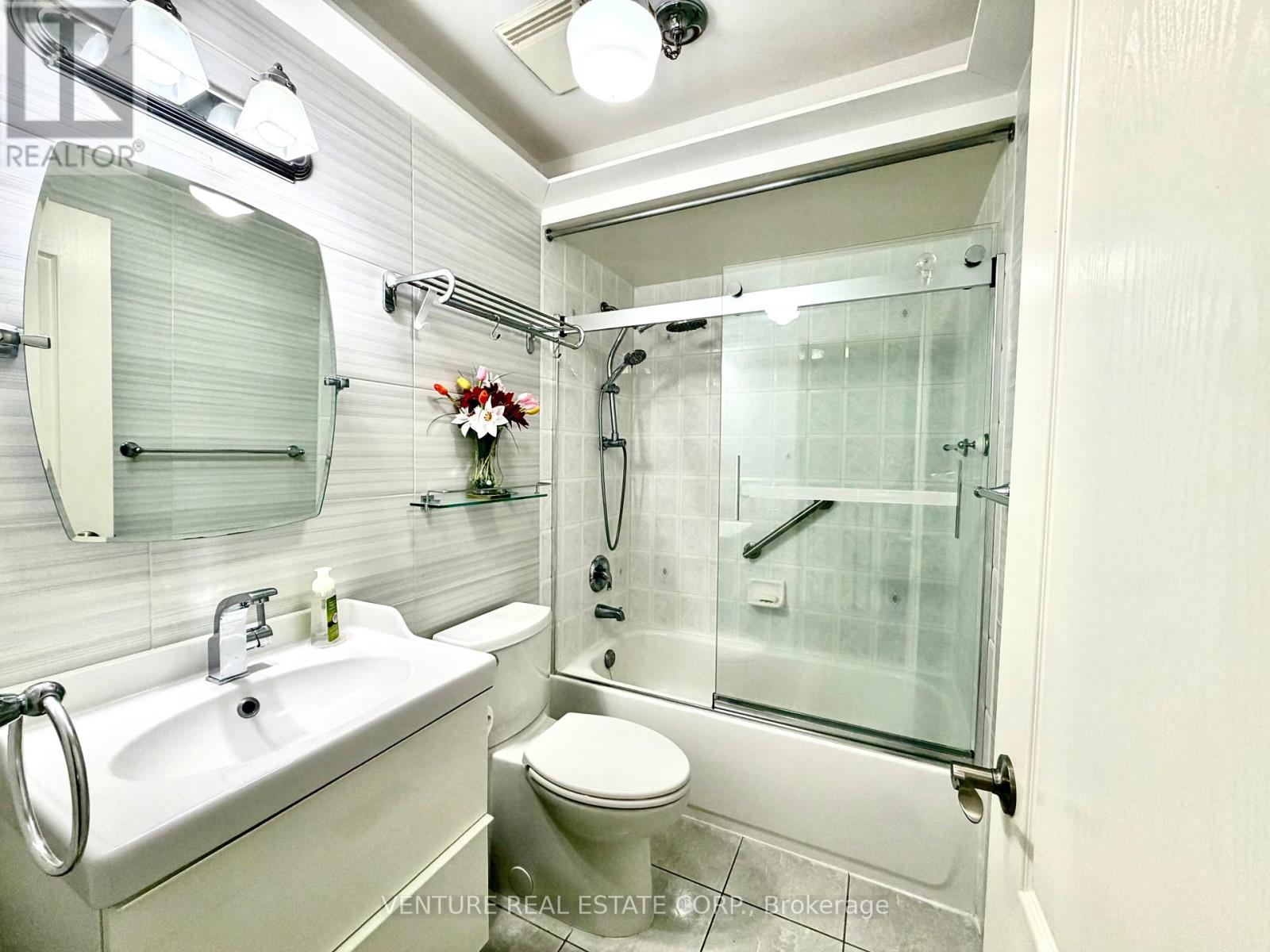 65 Mike Myers Drive, Toronto, Ontario  M1P 5G4 - Photo 17 - E13528350