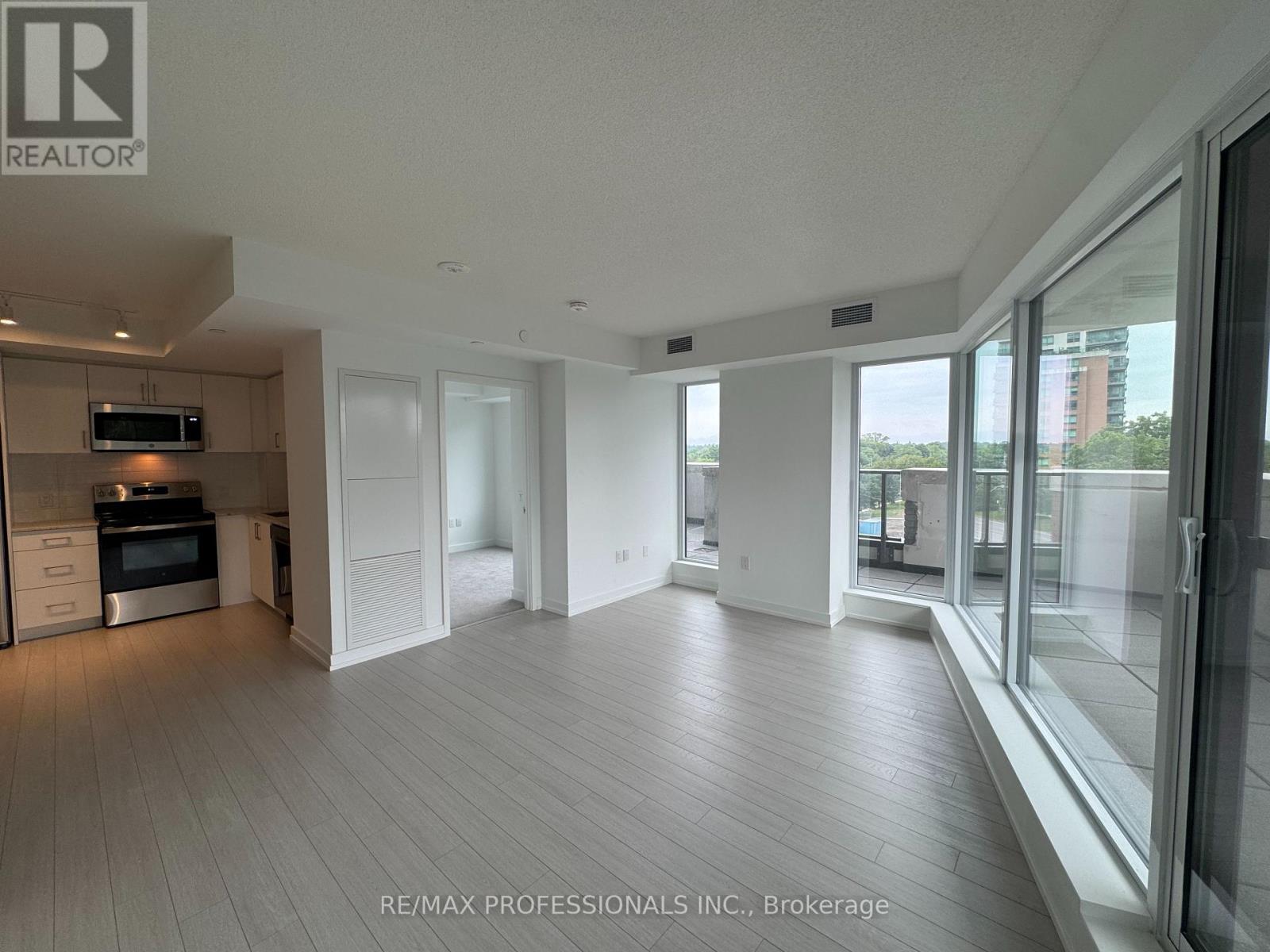 502 - 4010 Eglinton Avenue W, Toronto, Ontario  M9P 1A6 - Photo 5 - W13528300