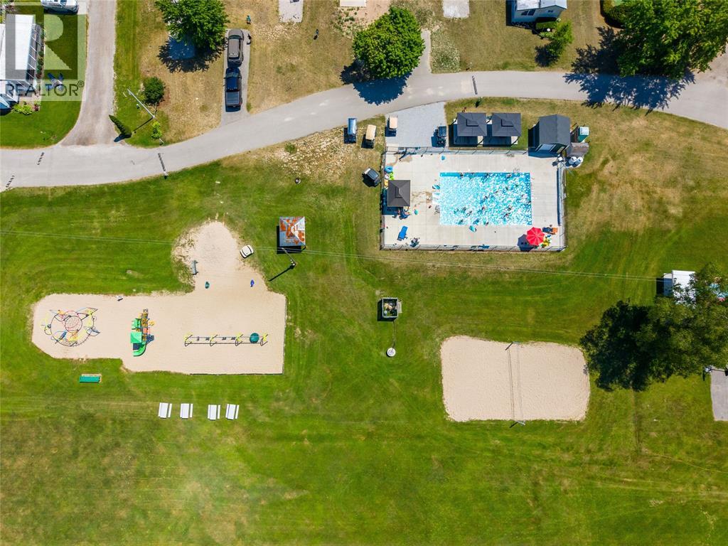 9385 Ipperwash Road Unit# 7, Lambton Shores, Ontario  N0N 1J3 - Photo 8 - 26015933
