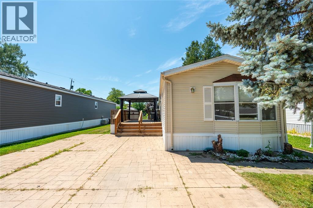 9385 Ipperwash Road Unit# 7, Lambton Shores, Ontario  N0N 1J3 - Photo 2 - 26015933