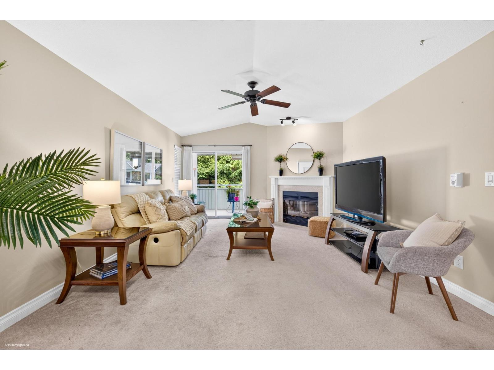 210 7156 121 Street, Surrey, British Columbia  V3W 0J6 - Photo 6 - R3142912