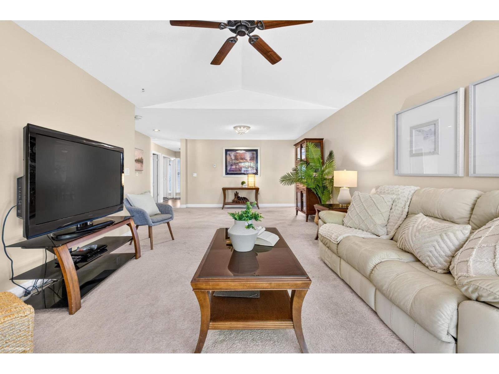210 7156 121 Street, Surrey, British Columbia  V3W 0J6 - Photo 5 - R3142912