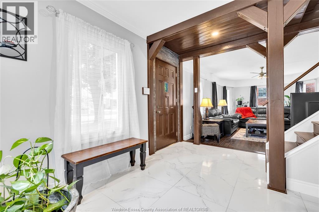 2337 Parkwood Avenue, Windsor, Ontario  N8W 2K3 - Photo 4 - 26016156