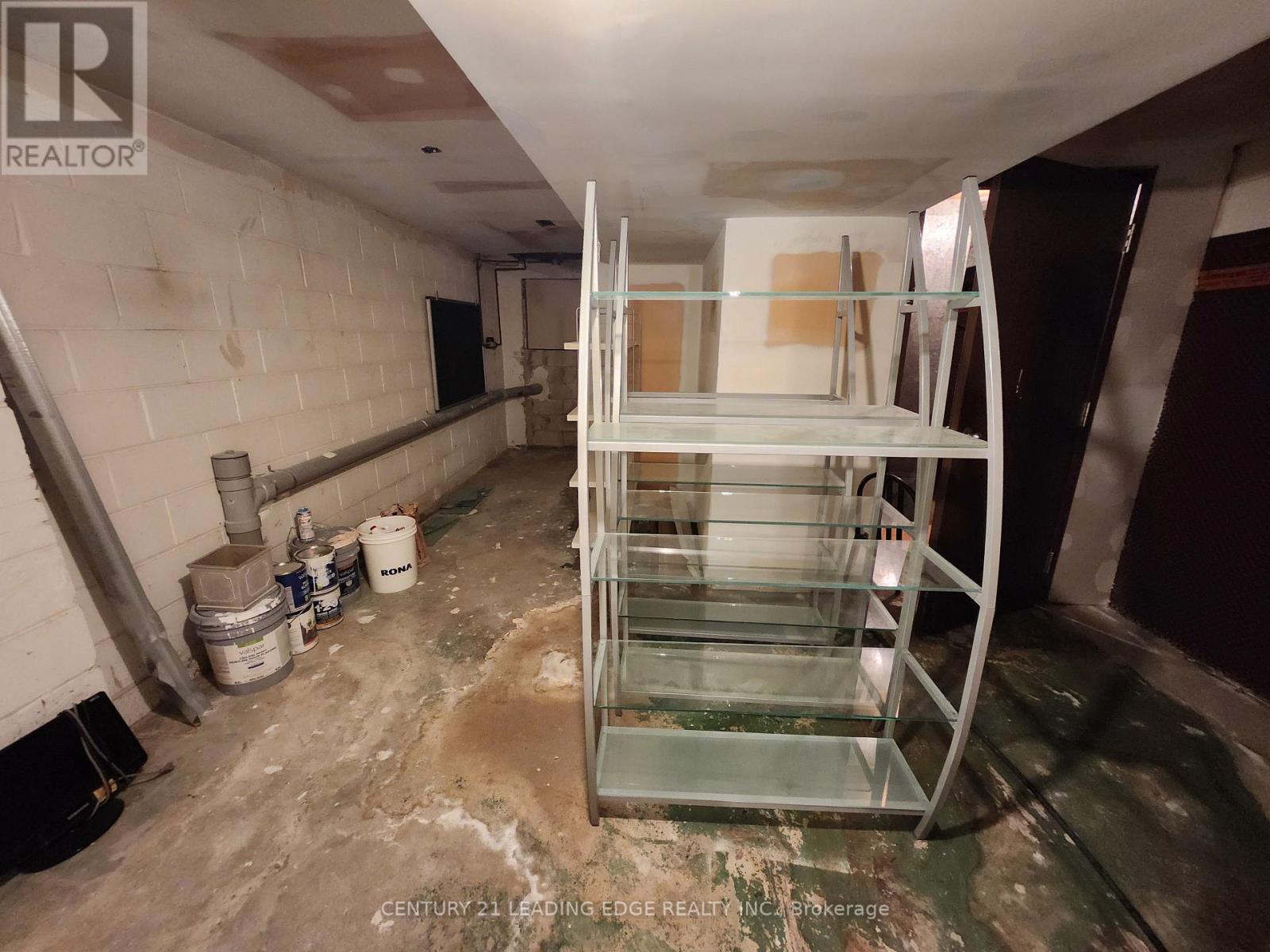 Main Fl - 2193 Queen Street E, Toronto, Ontario  M4E 1E5 - Photo 19 - E13525776