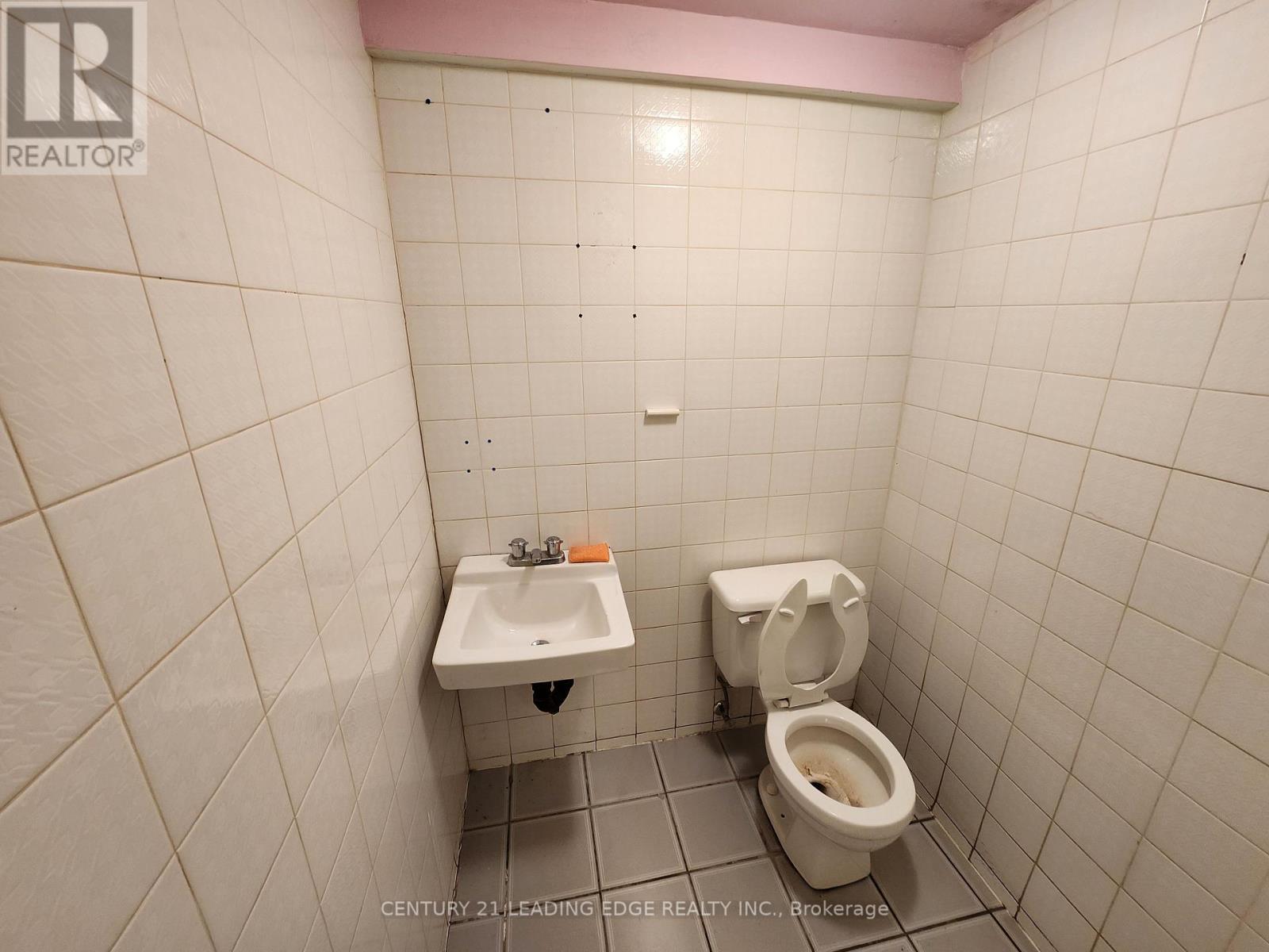 Main Fl - 2193 Queen Street E, Toronto, Ontario  M4E 1E5 - Photo 20 - E13525776