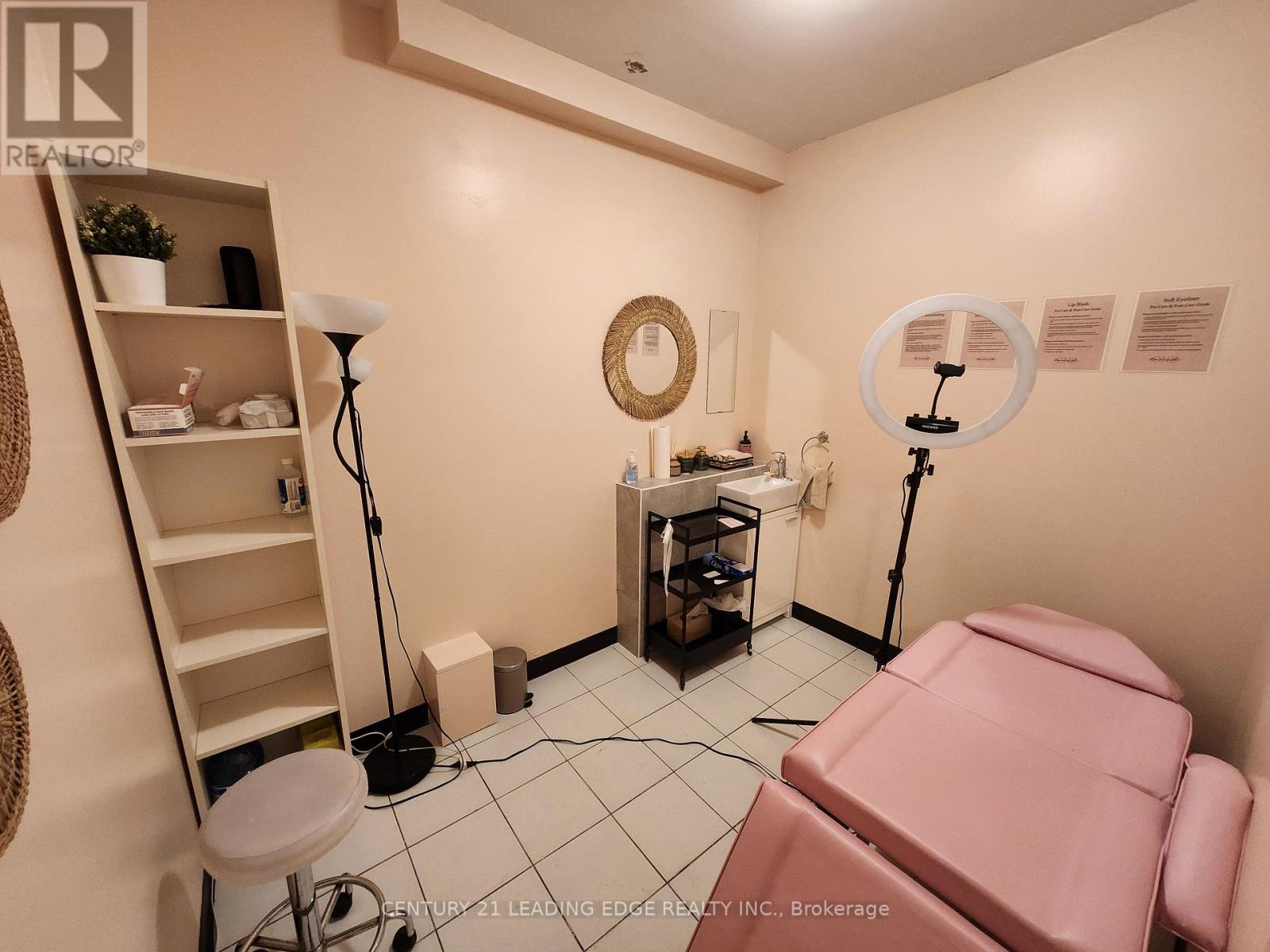 Main Fl - 2193 Queen Street E, Toronto, Ontario  M4E 1E5 - Photo 11 - E13525776