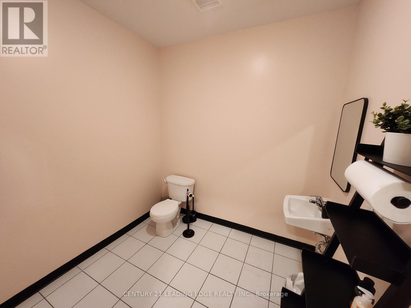 Main Fl - 2193 Queen Street E, Toronto, Ontario  M4E 1E5 - Photo 12 - E13525776