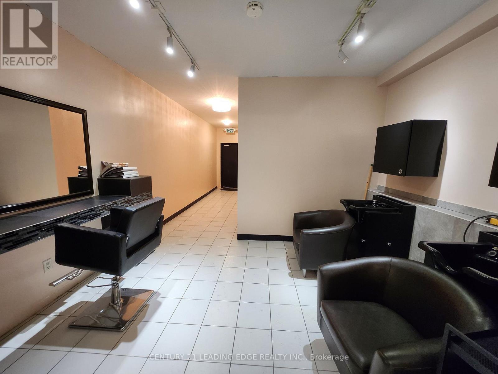 Main Fl - 2193 Queen Street E, Toronto, Ontario  M4E 1E5 - Photo 15 - E13525776