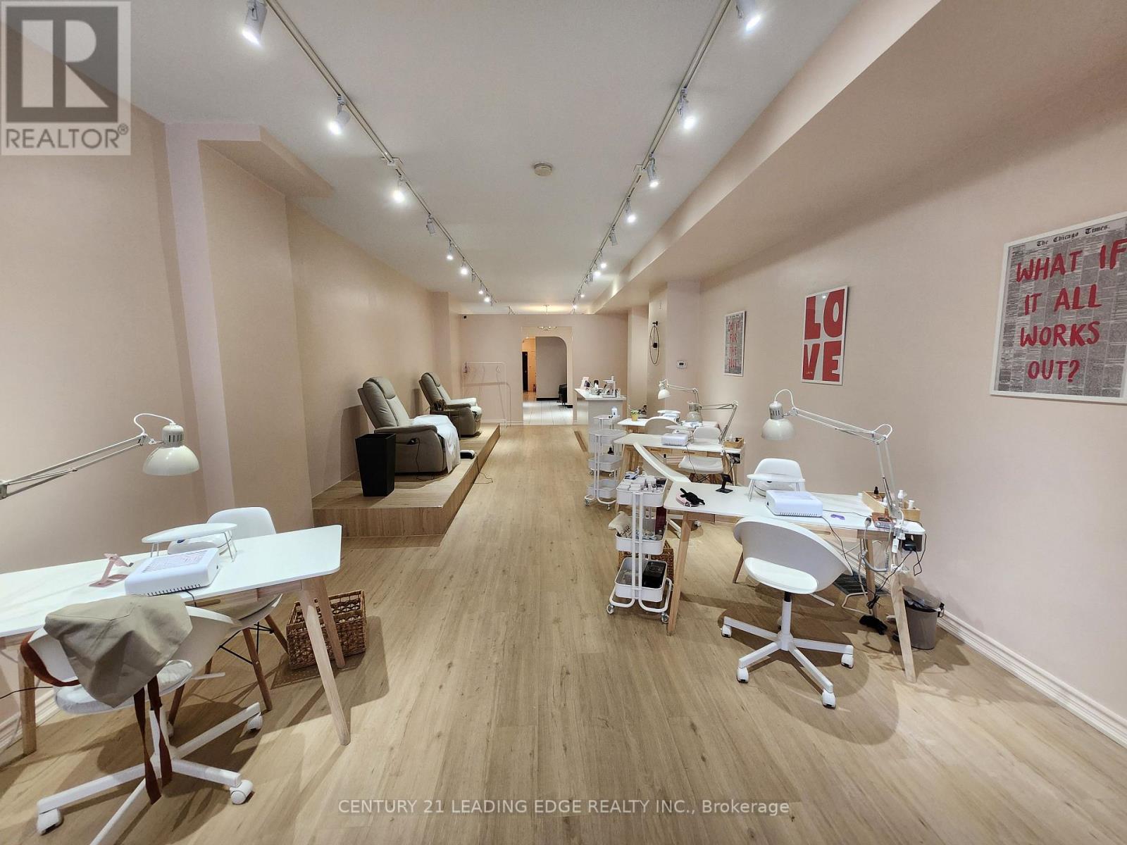 Main Fl - 2193 Queen Street E, Toronto, Ontario  M4E 1E5 - Photo 4 - E13525776