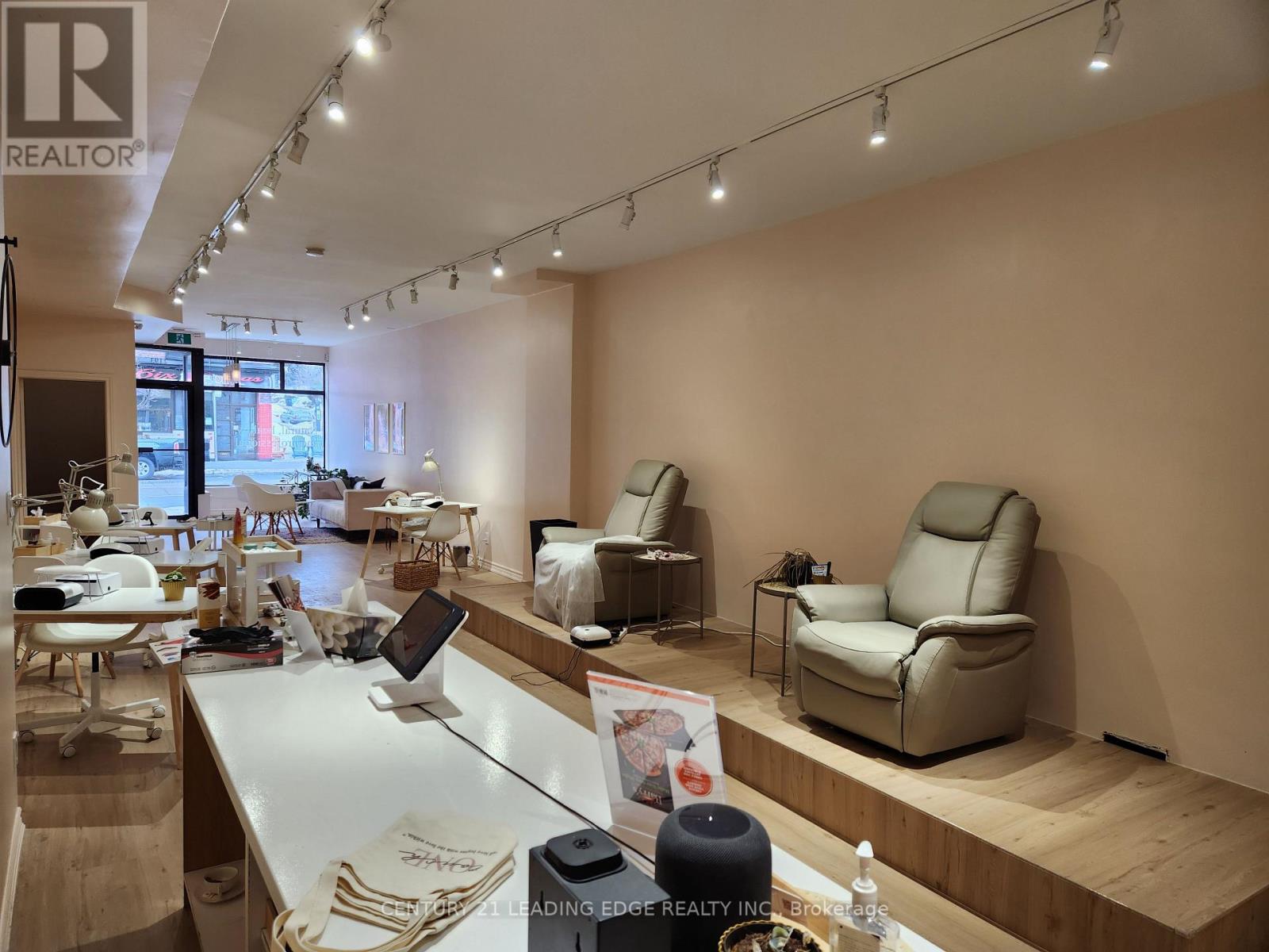 Main Fl - 2193 Queen Street E, Toronto, Ontario  M4E 1E5 - Photo 3 - E13525776