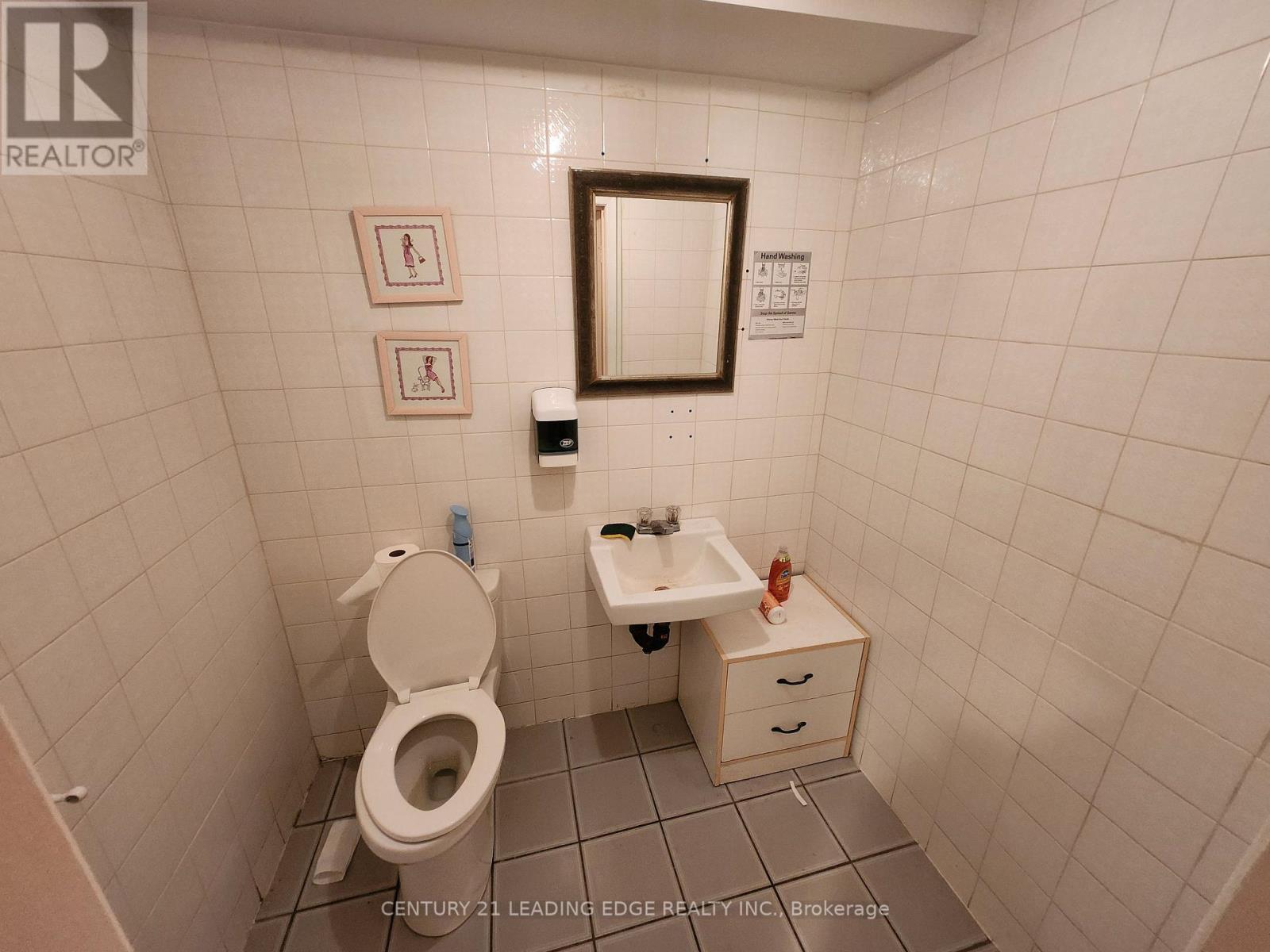 Main Fl - 2193 Queen Street E, Toronto, Ontario  M4E 1E5 - Photo 17 - E13525776