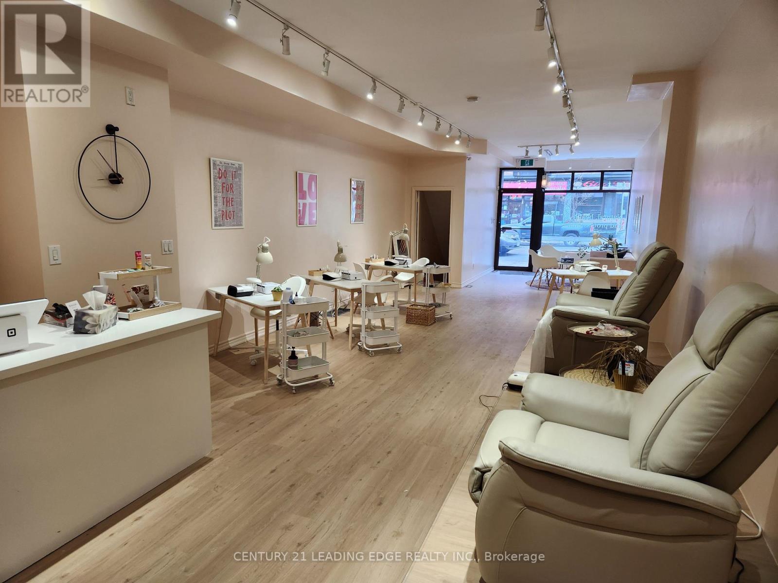 Main Fl - 2193 Queen Street E, Toronto, Ontario  M4E 1E5 - Photo 2 - E13525776