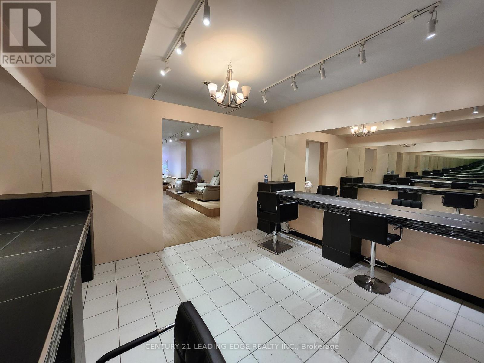 Main Fl - 2193 Queen Street E, Toronto, Ontario  M4E 1E5 - Photo 8 - E13525776