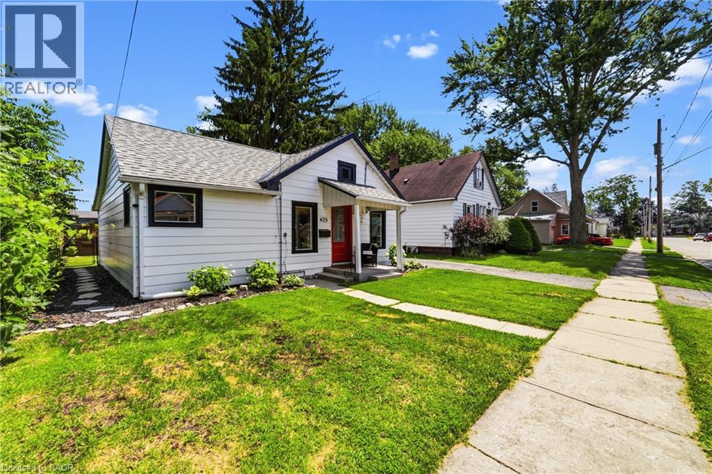 425 Ross Avenue, Dunnville, Ontario  N1A 2S2 - Photo 2 - 40845575