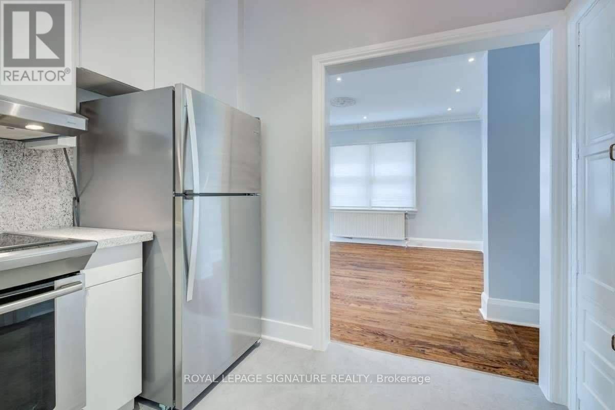 Main - 81 Whitehall Road, Toronto, Ontario  M4W 2C8 - Photo 8 - C13528482