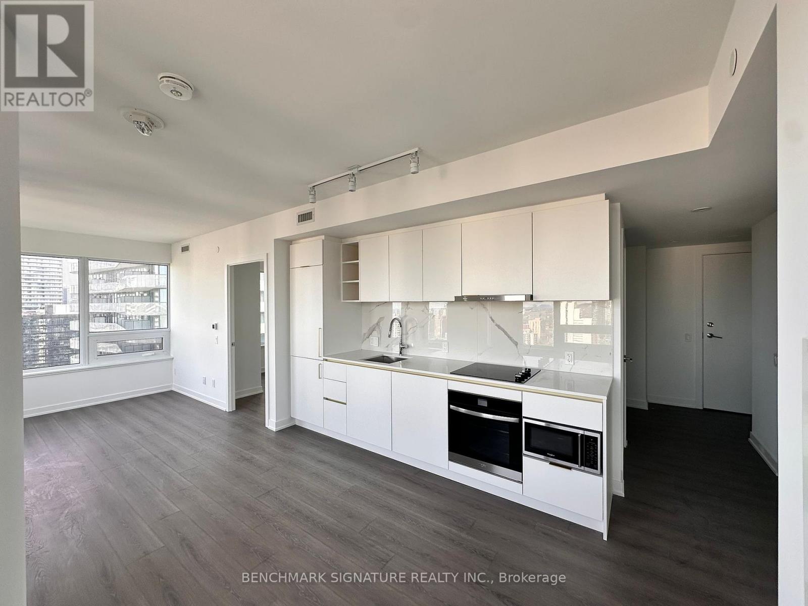 3312 - 8 Wellesley Street W, Toronto, Ontario  M4Y 0J5 - Photo 2 - C13528526