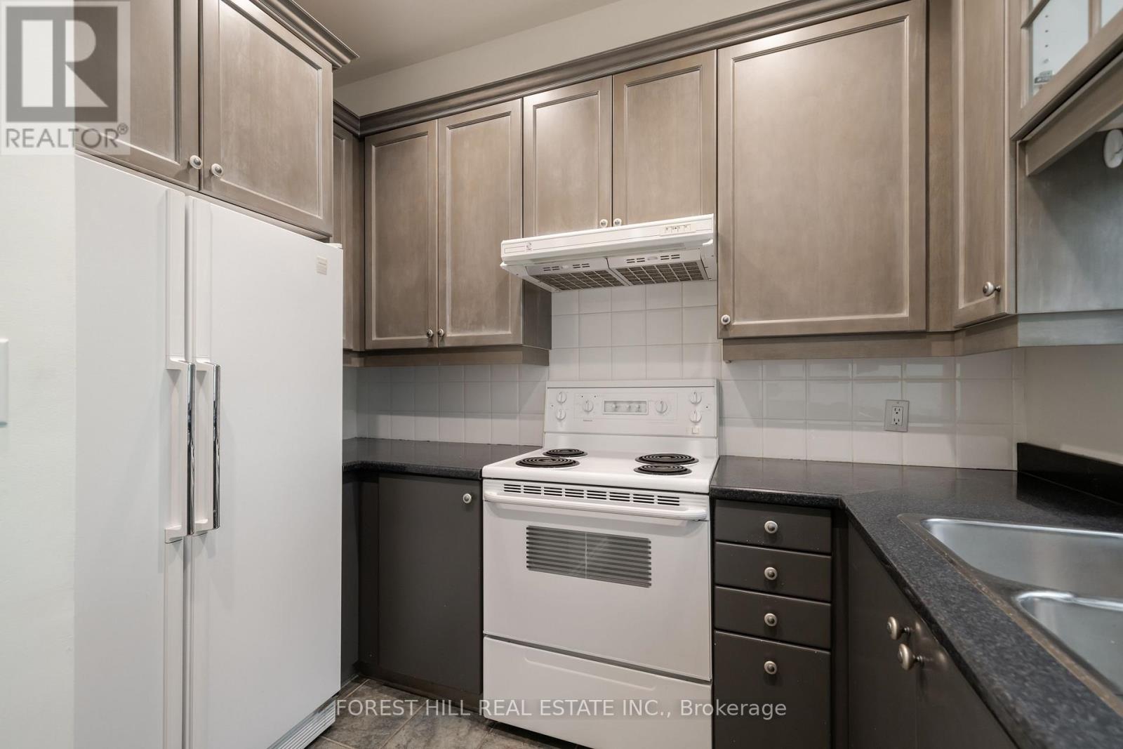 708 - 102 Bloor Street W, Toronto, Ontario  M5S 1M8 - Photo 9 - C13528644