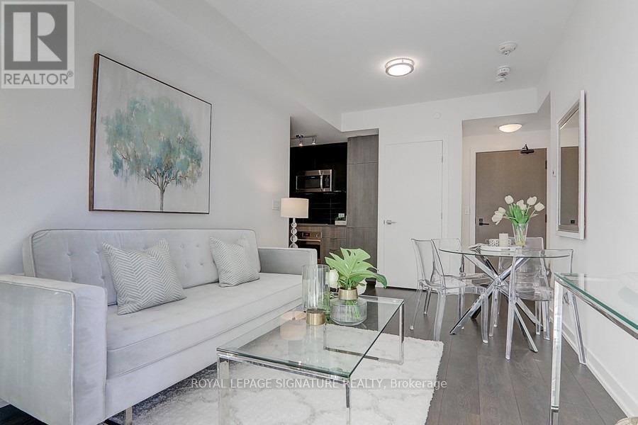 318 - 223 St Clair Avenue W, Toronto, Ontario  M4V 0A5 - Photo 2 - C13528656