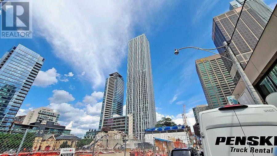 2911 - 1 Yorkville Avenue, Toronto, Ontario  M4W 1L1 - Photo 2 - C13528740