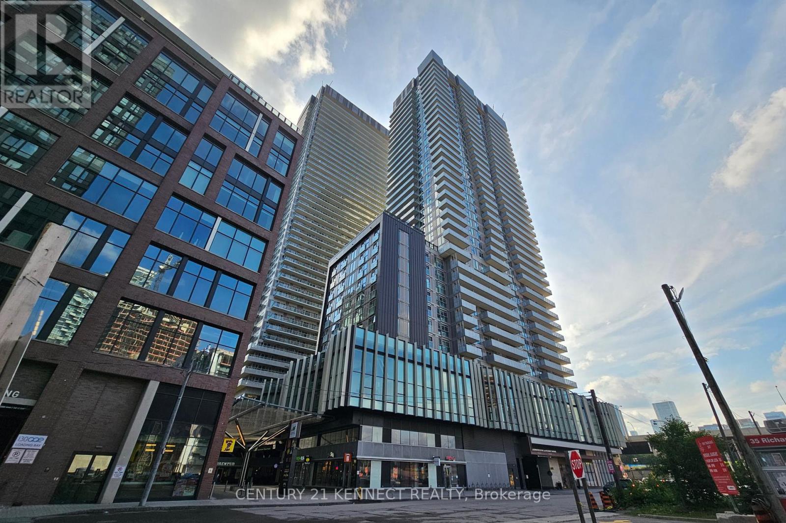 1407 - 20 Richardson Street, Toronto, Ontario  M5A 0S6 - Photo 1 - C13528756