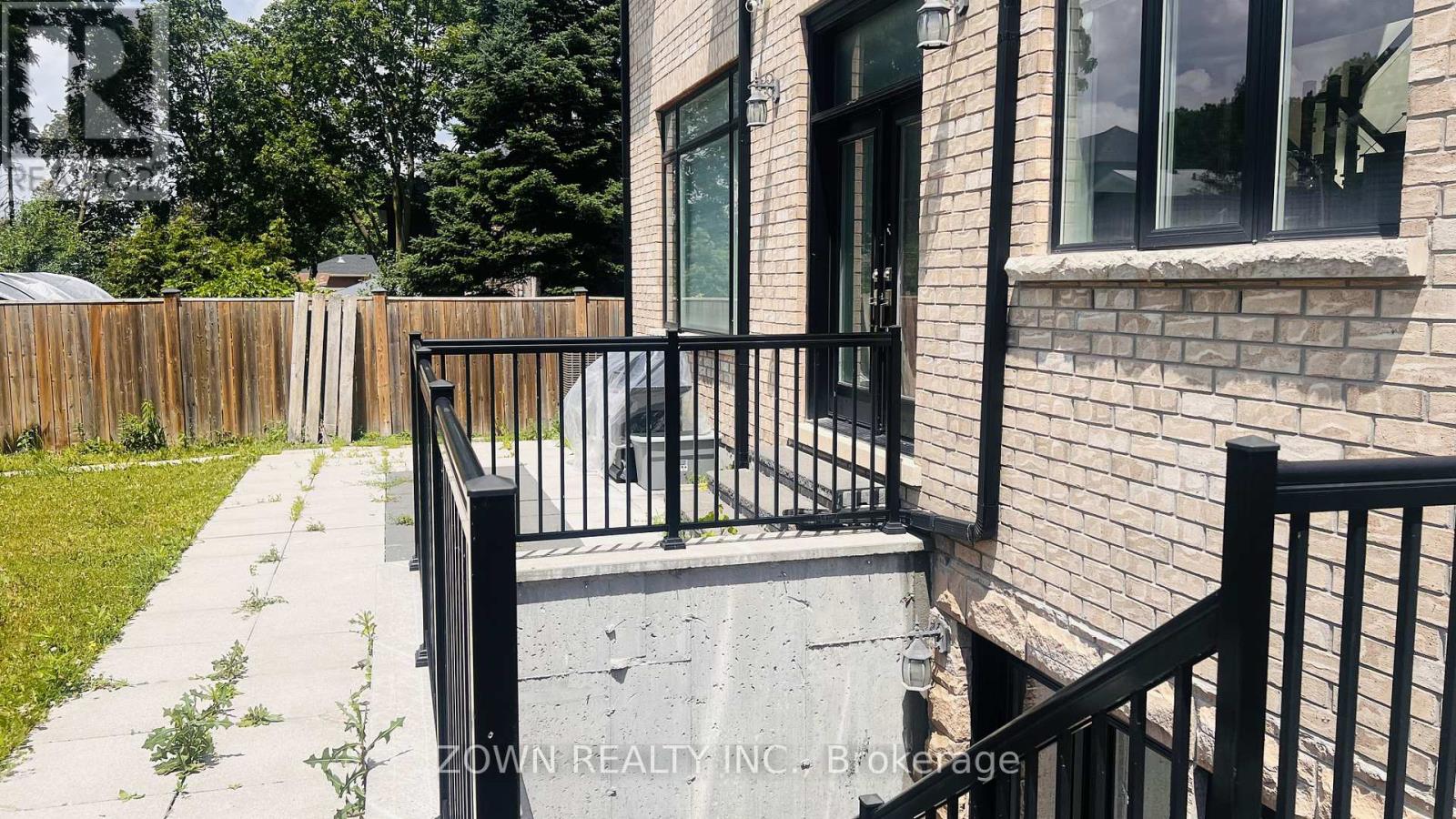 Basement - 736 Hillview Crescent, Pickering, Ontario  L1W 2S1 - Photo 10 - E13528434