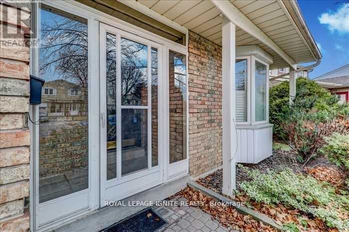 23 Longbow Square, Toronto, Ontario  M1W 2W6 - Photo 2 - E13528450