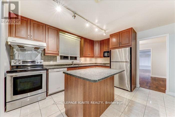 23 Longbow Square, Toronto, Ontario  M1W 2W6 - Photo 5 - E13528450