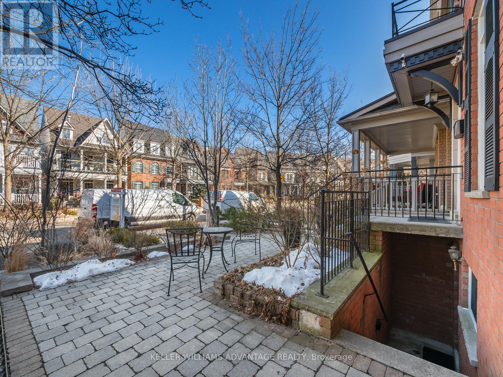 Lower - 122 Boardwalk Drive, Toronto, Ontario  M4L 3X4 - Photo 2 - E13528470