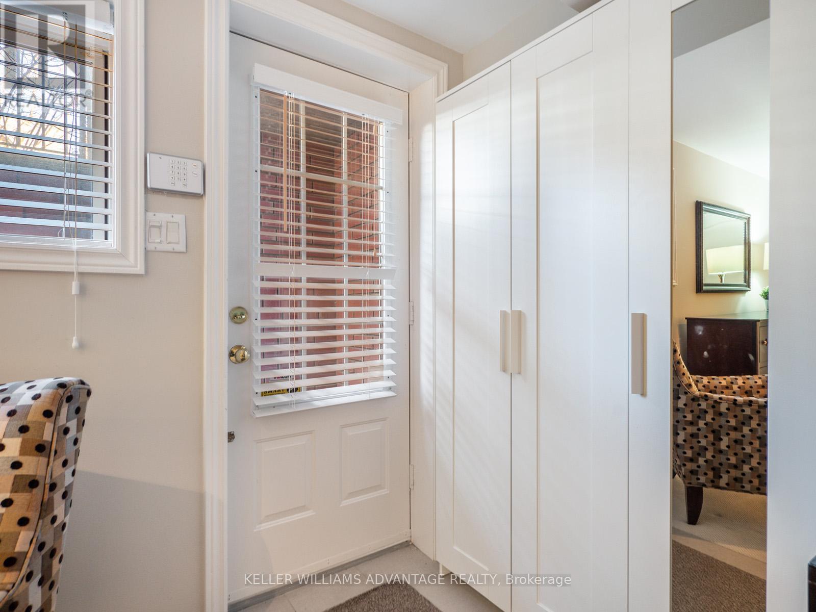 Lower - 122 Boardwalk Drive, Toronto, Ontario  M4L 3X4 - Photo 3 - E13528470