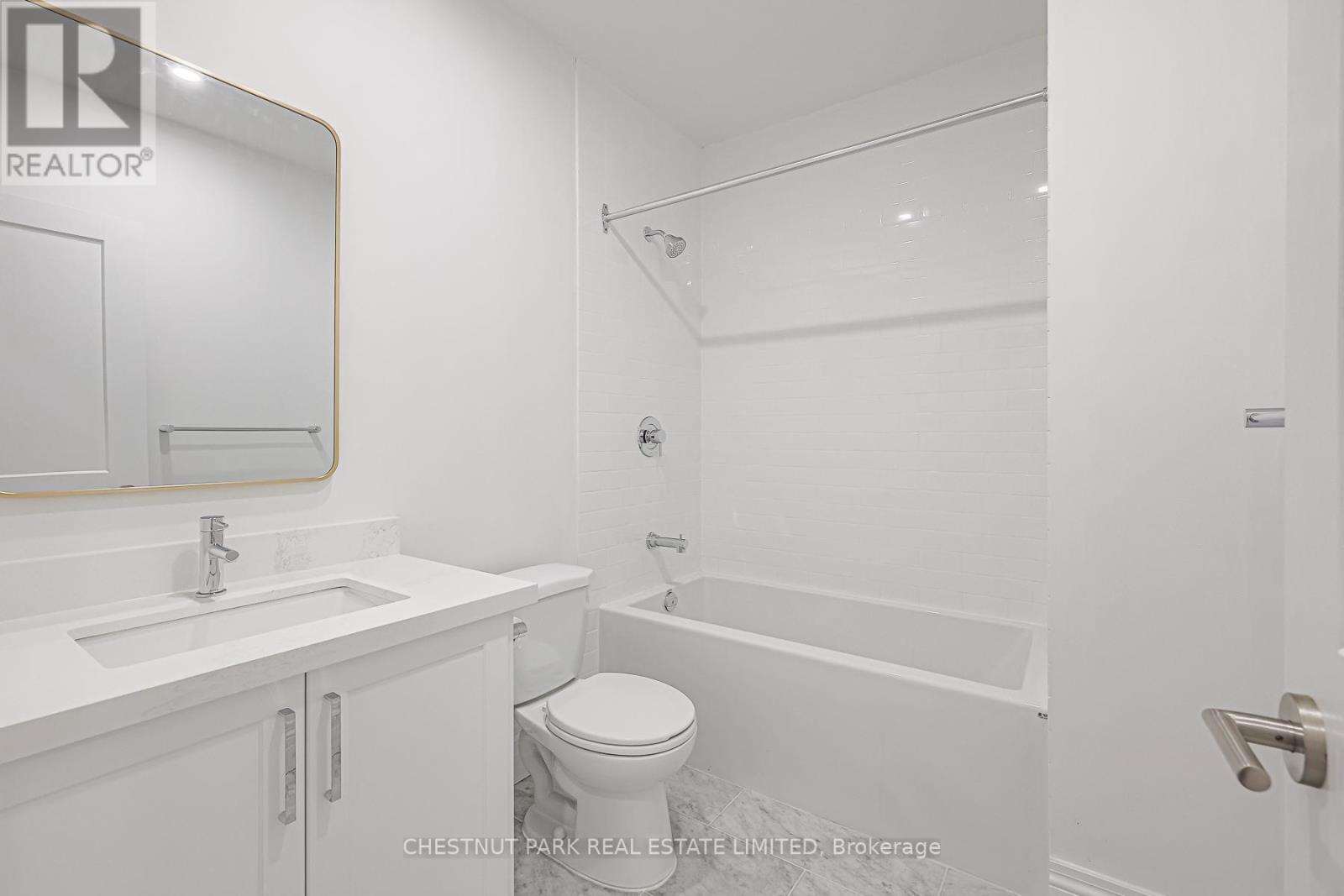 Lower - 253 Pape Avenue, Toronto, Ontario  M4M 2W4 - Photo 11 - E13528492