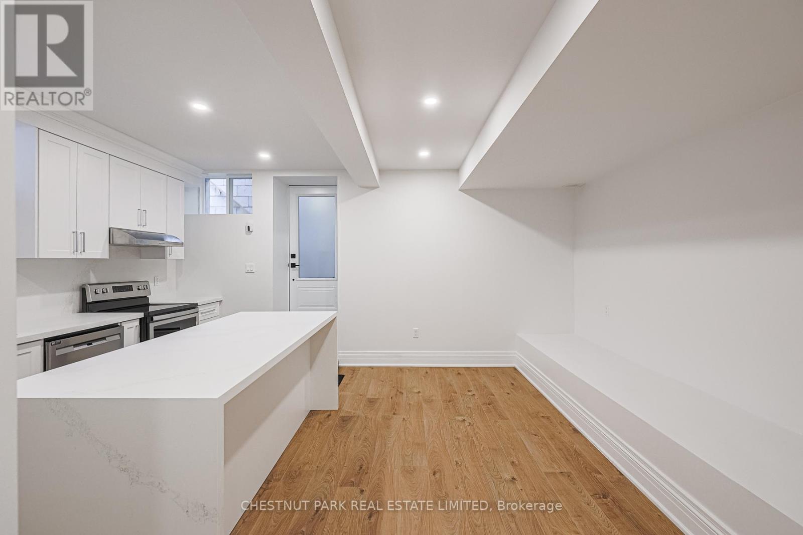 Lower - 253 Pape Avenue, Toronto, Ontario  M4M 2W4 - Photo 5 - E13528492