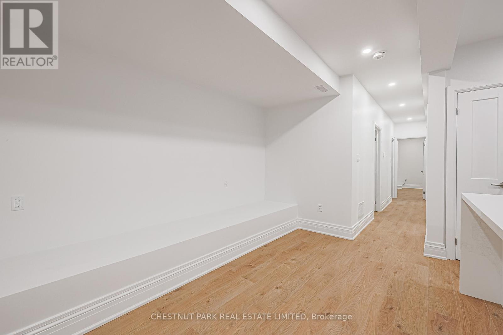 Lower - 253 Pape Avenue, Toronto, Ontario  M4M 2W4 - Photo 6 - E13528492