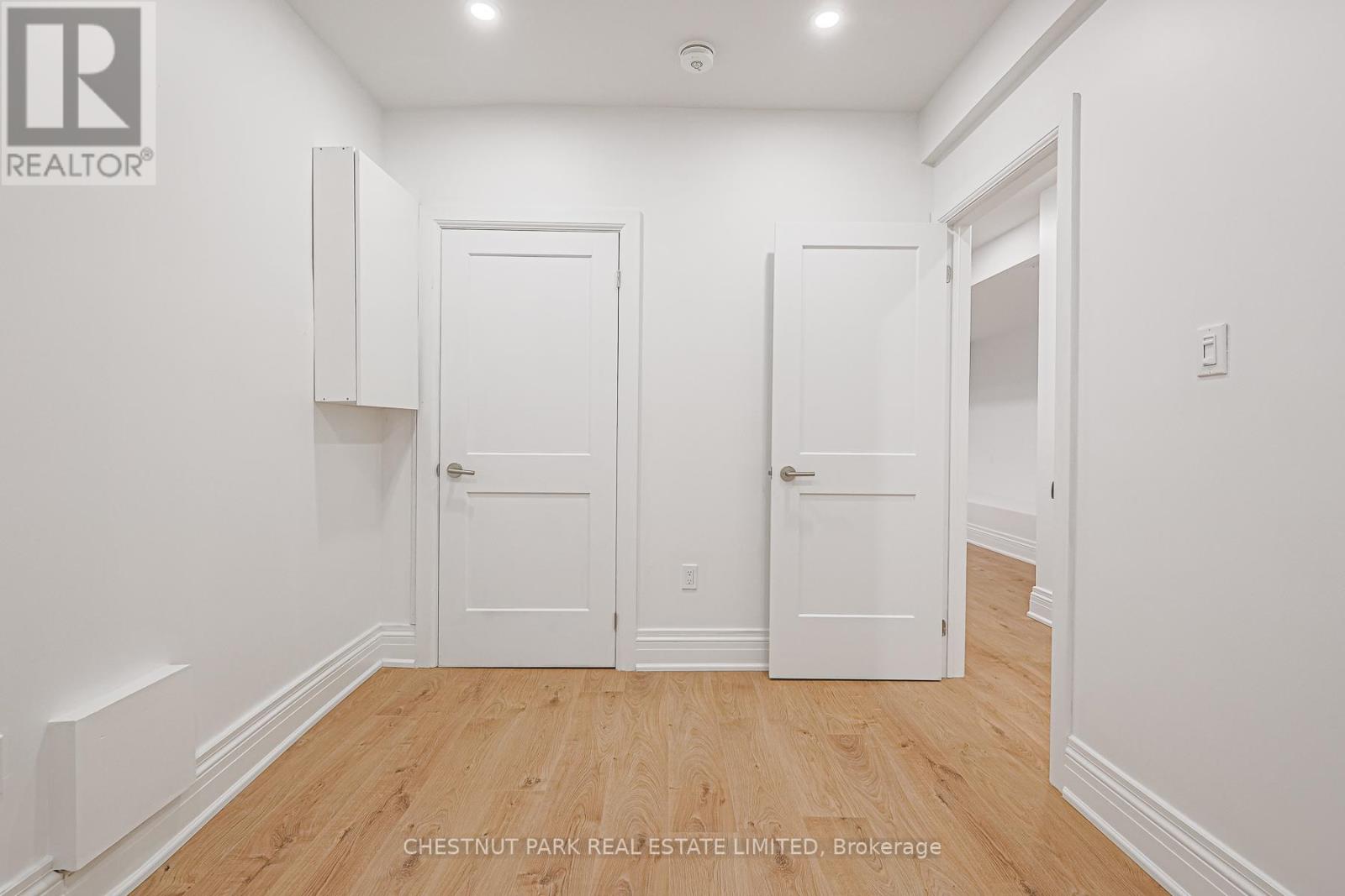 Lower - 253 Pape Avenue, Toronto, Ontario  M4M 2W4 - Photo 7 - E13528492
