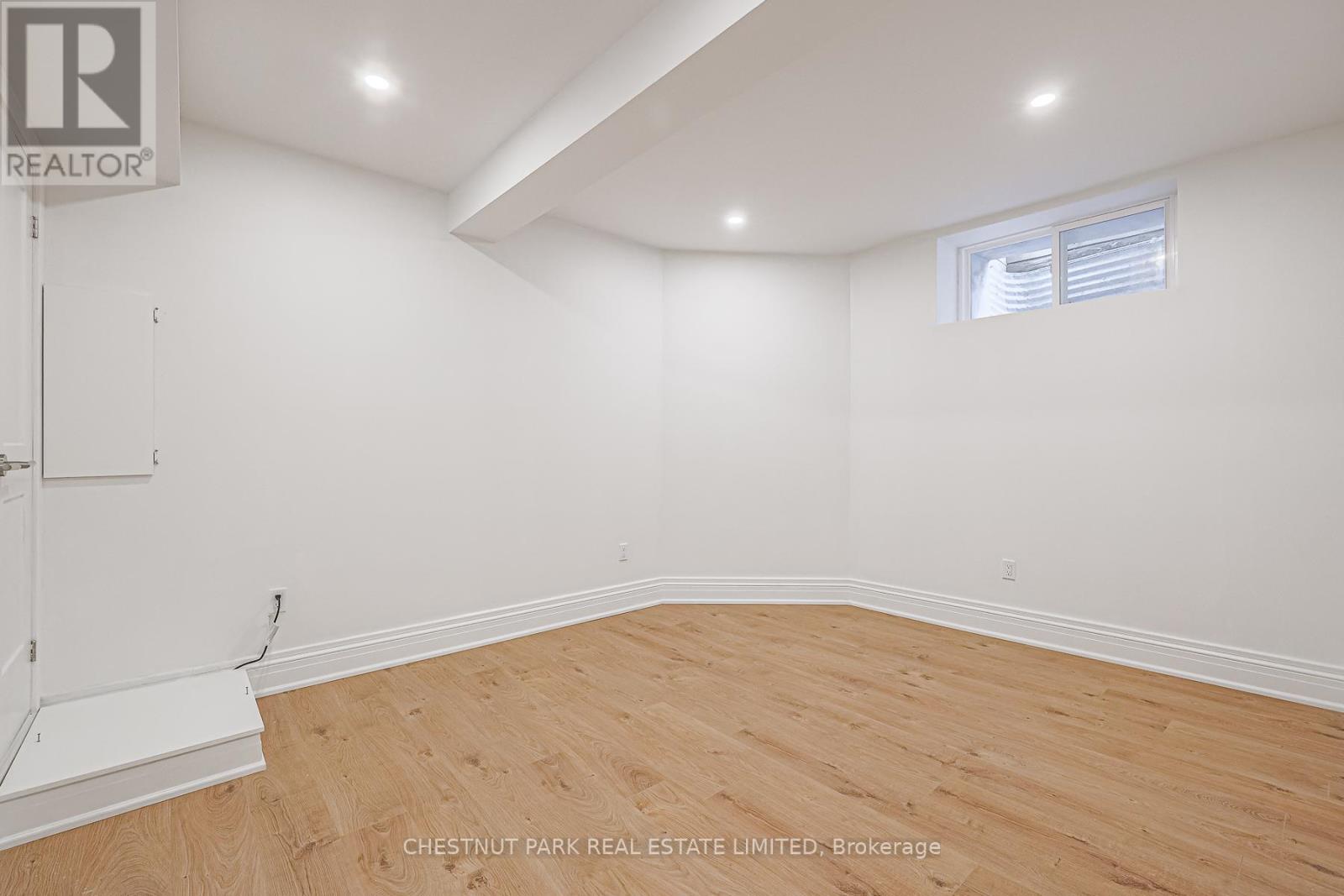 Lower - 253 Pape Avenue, Toronto, Ontario  M4M 2W4 - Photo 9 - E13528492