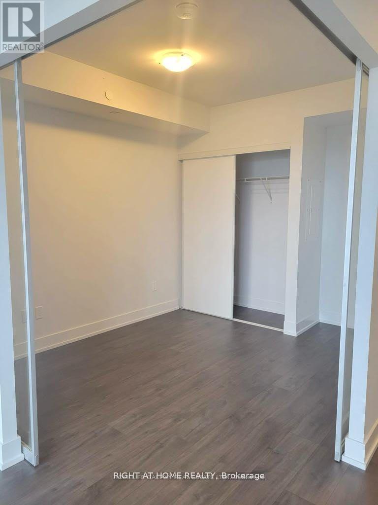1421 - 2550 SIMCOE STREET N