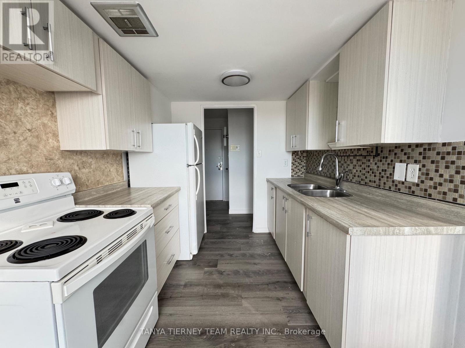 48 - 43 Taunton Road, Oshawa, Ontario  L1G 3T6 - Photo 14 - E13528676