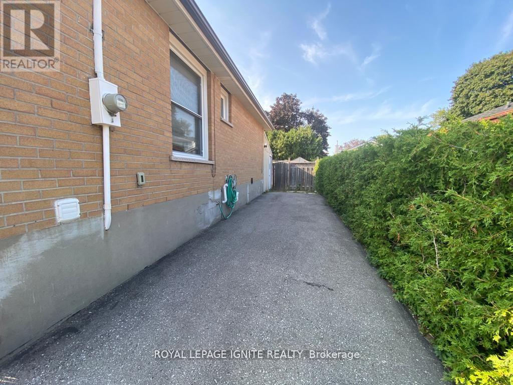 14 Sunset Road, Clarington, Ontario  L1C 2E6 - Photo 4 - E13528706