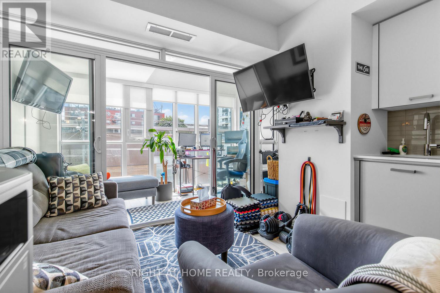 211 - 1630 QUEEN STREET E, Toronto, Ontario