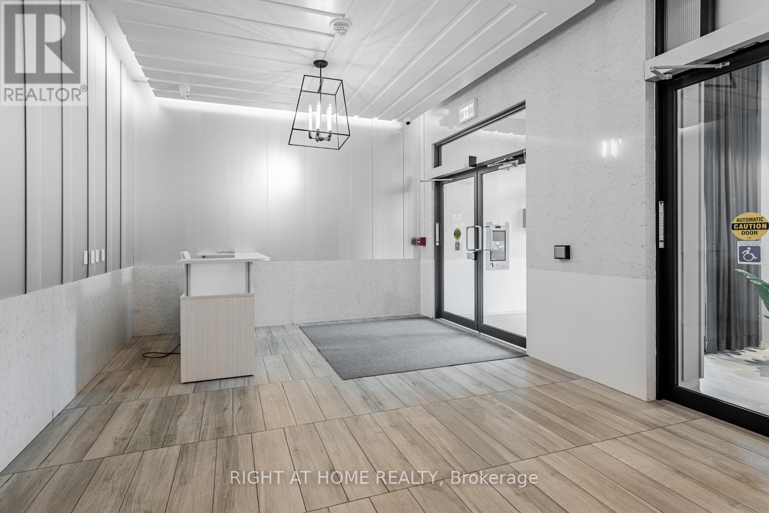211 - 1630 Queen Street E, Toronto, Ontario  M4L 0B3 - Photo 11 - E13528772