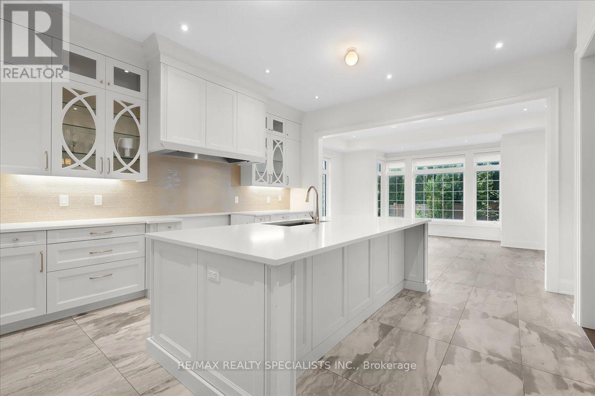 49 Mary Natasha Court, Vaughan, Ontario  L4H 4N6 - Photo 12 - N13528432