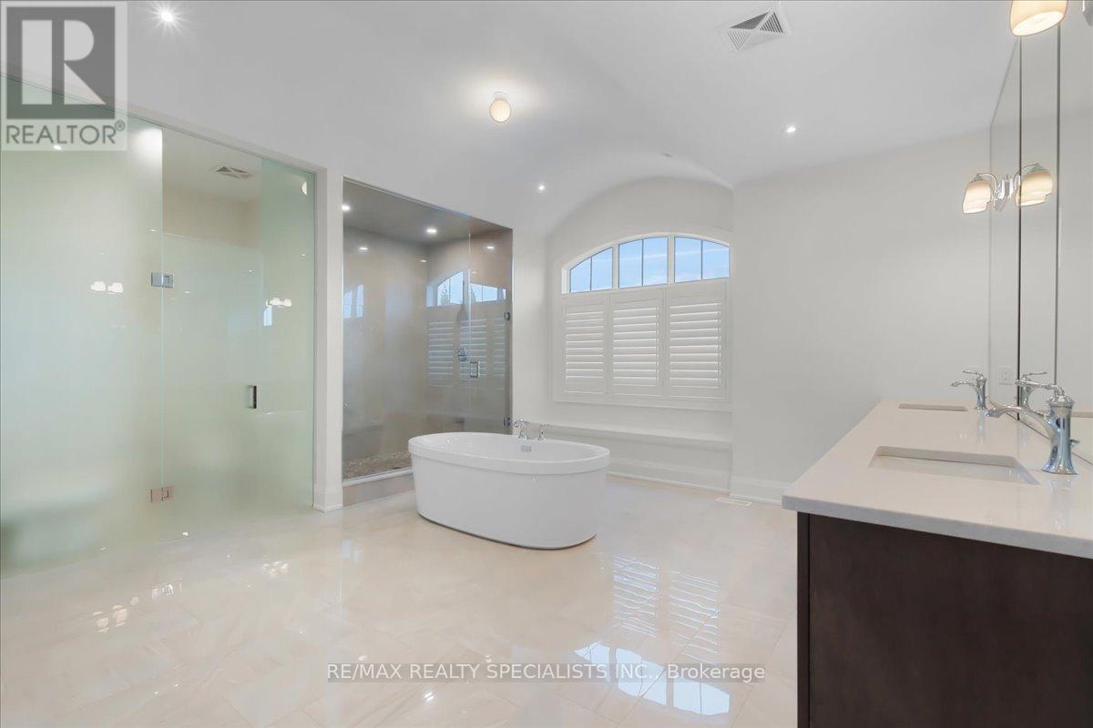 49 Mary Natasha Court, Vaughan, Ontario  L4H 4N6 - Photo 21 - N13528432
