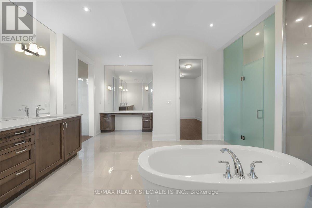 49 Mary Natasha Court, Vaughan, Ontario  L4H 4N6 - Photo 22 - N13528432